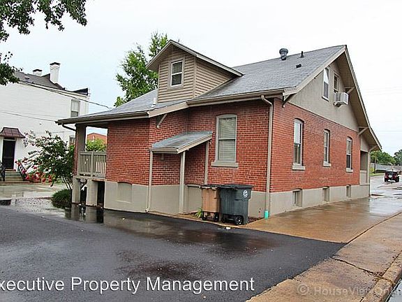 3rd image of 118 N Pacific St