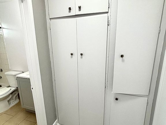 5th image of 1176 N Kingsley Dr APT 7