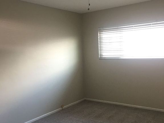 3rd image of 306 Culper Ct