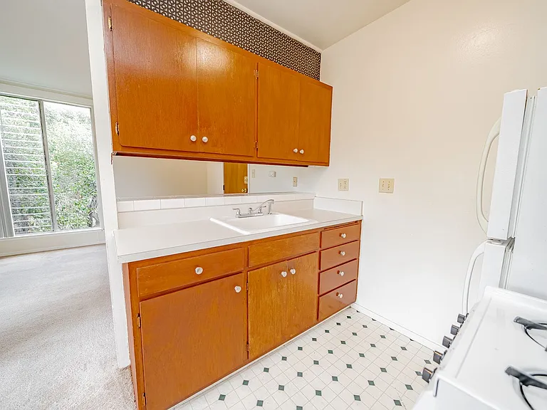 110 Frisbie Street — Photo 4