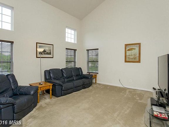5th image of 712 Bentgrass Dr