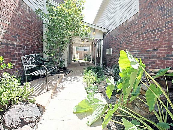 3rd image of 5838 Cinnamon Creek Cir