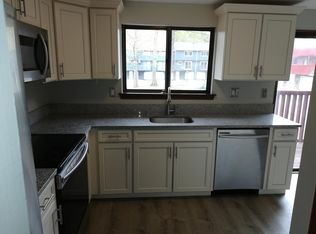 136 Churchill Dr, Newington, CT 06111