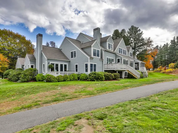 95 Hawthorne Village Road, Nashua, NH 03062