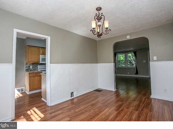 5th image of 3848 Berkley Ave
