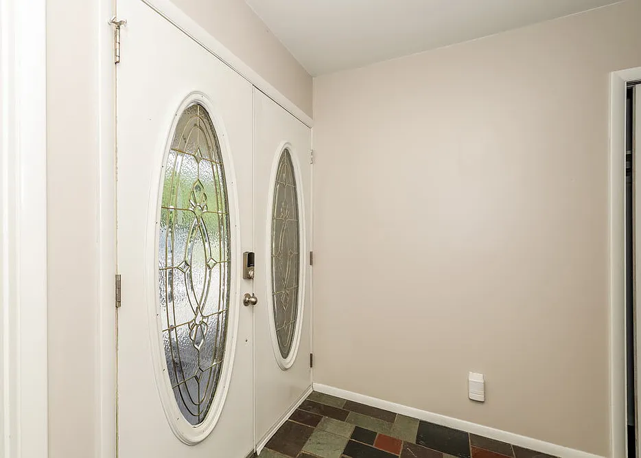 3 bed, 2.0 bath, 1606 sqft, $1,875 — Photo 4