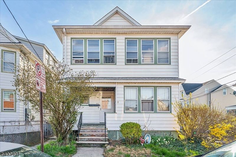 1st image of 217 Lily St