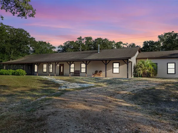 5501 Mach Rd, La Grange, TX 78945