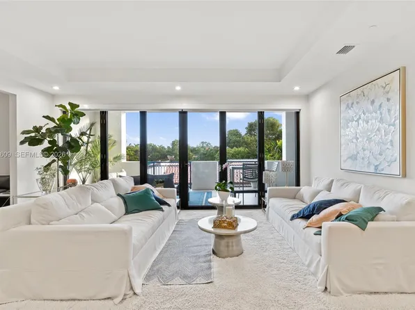 718 Valencia Ave Unit 307, Coral Gables, FL 33134