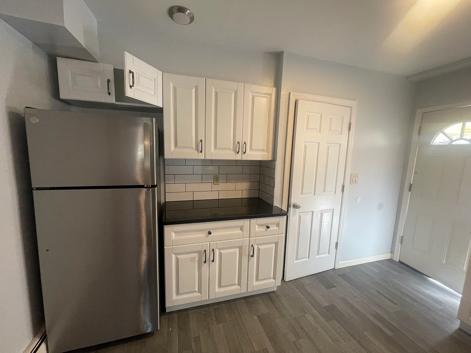 2 bed, 1000 sqft, $2,700 — Photo 1