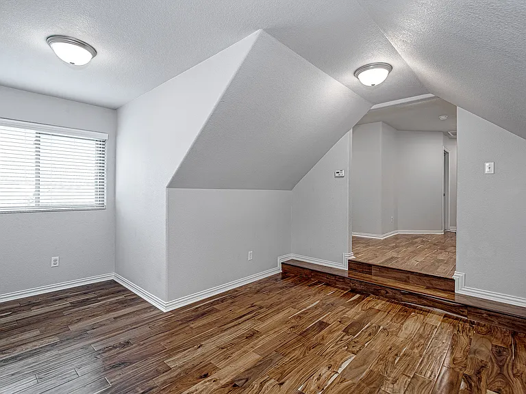 828 Thomas Crossing Dr — Photo 43