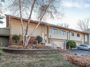 1047 Bridge St, Shoreview, MN 55126