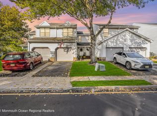 102 Chestnut Way #10-2, Englishtown, NJ 07726