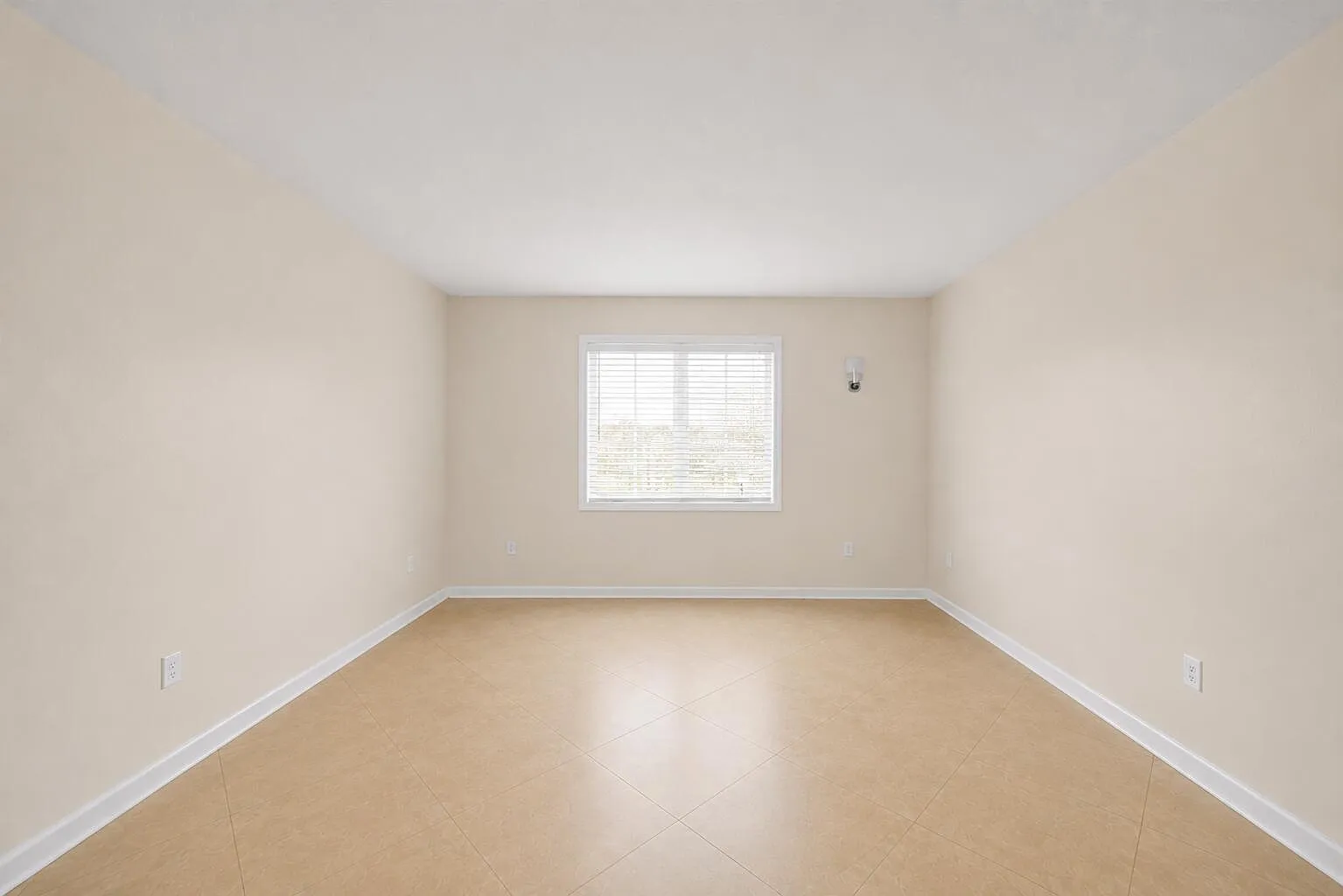 2 bed, 2.0 bath, 950 sqft, $2,100 — Photo 4