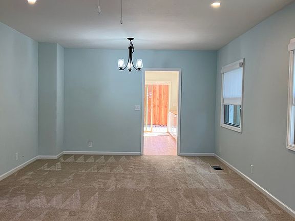 4th image of 16222-16258 Main St #16229