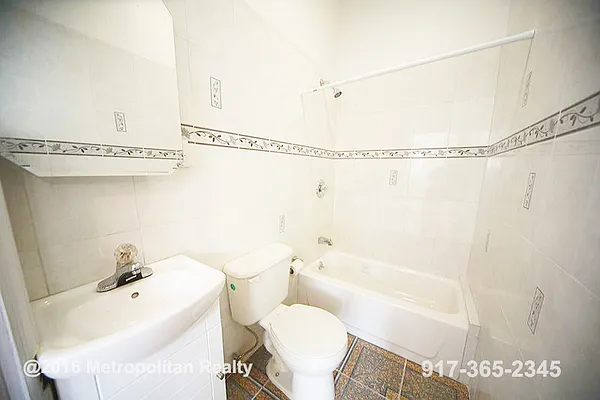 Rented by Metropolitan Realty | media 17