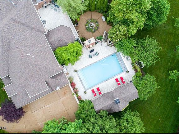 2nd image of 4211 Willowlake Ct #B