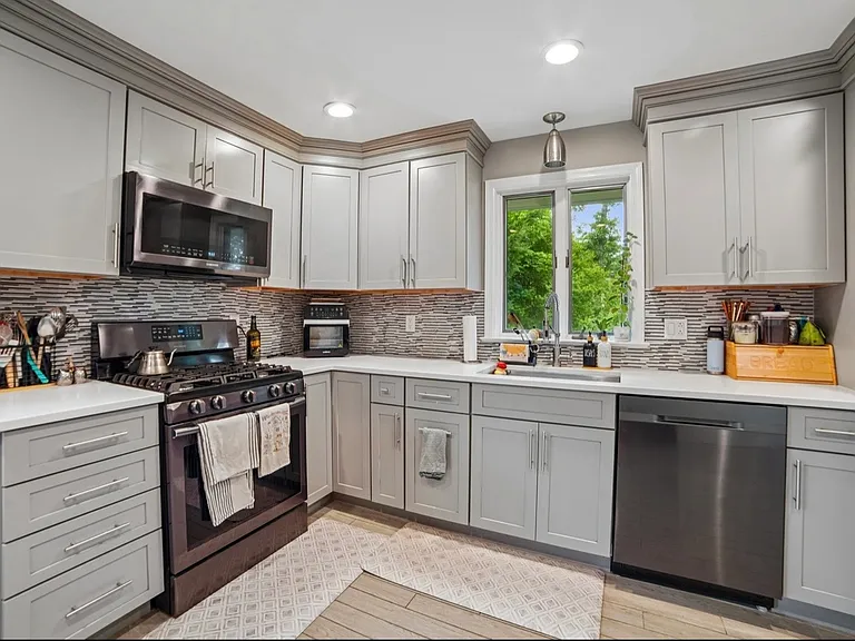 31 Albright Cir — Photo 4