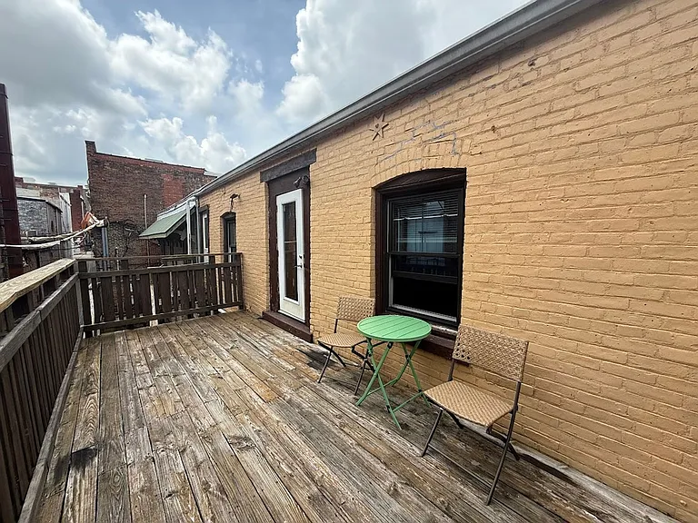 413 N Center St — Photo 23