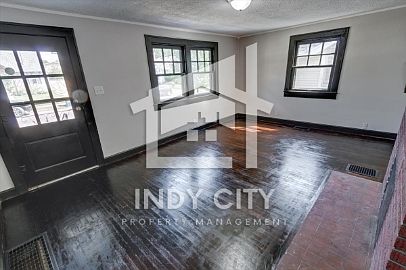 3rd image of 1454 N Euclid Ave