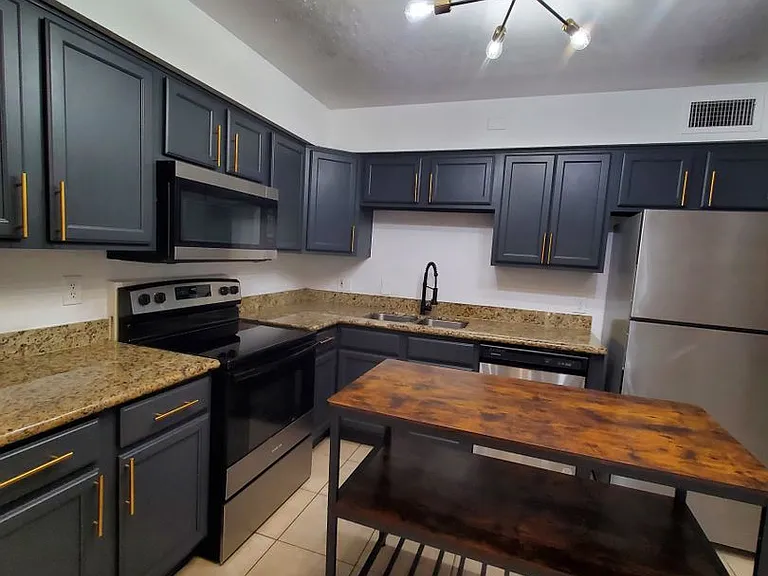 Mountain View Condos — Photo 71
