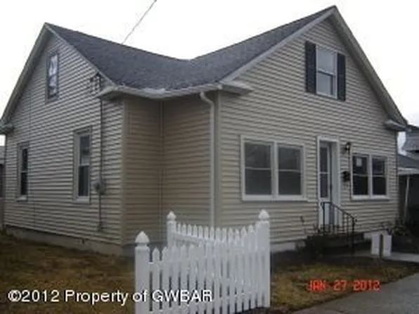 1 Atherton Ave, Wyoming, PA 18644