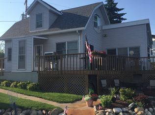 7127 N Tichigan Rd, Waterford, WI 53185