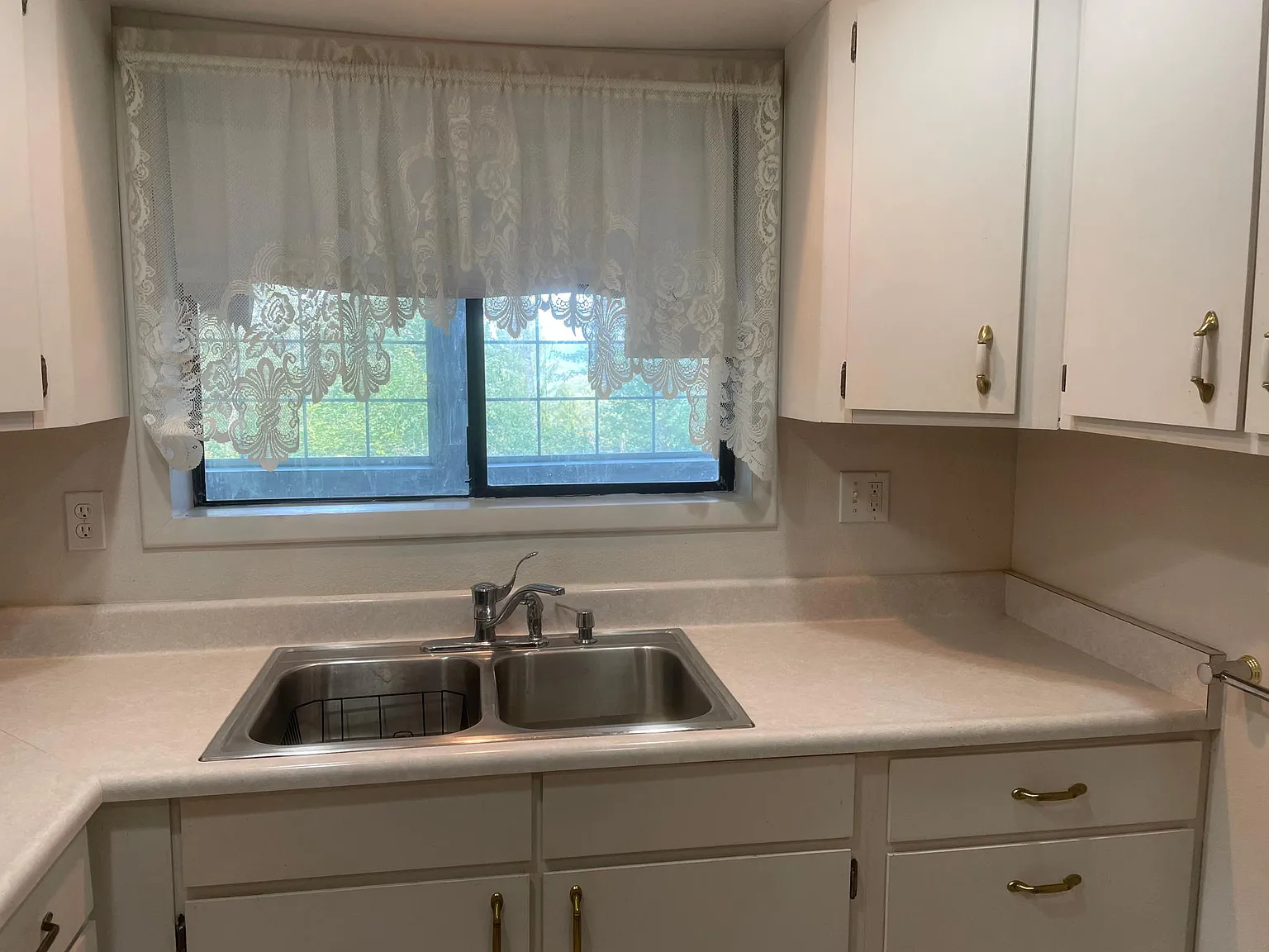 2 bed, 1200 sqft, $1,650 — Photo 3