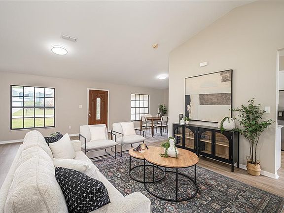 3rd image of 246 Ridgewood St