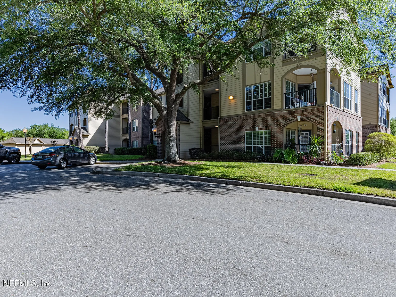 2 bed, 2.0 bath, 1244 sqft, $1,450 — Photo 3