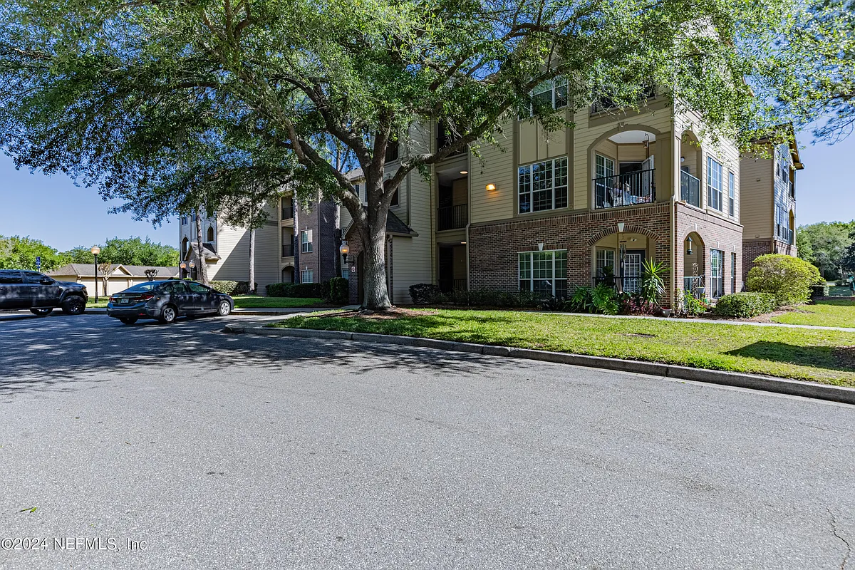 Building Photo - 7800 Point Meadows Dr #1232