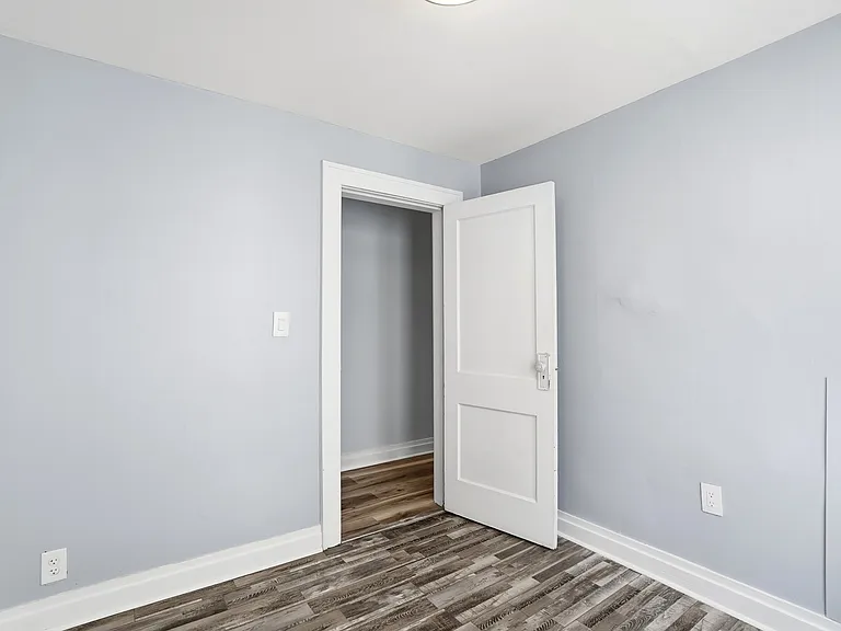 214 E Hudson St #212 — Photo 8
