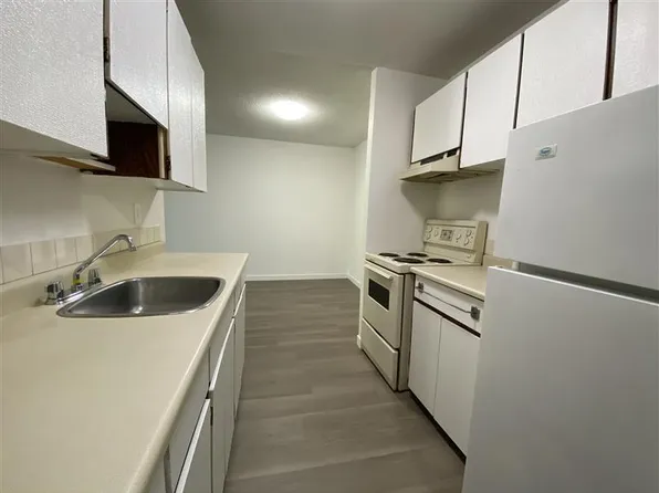 Buena Vista Apartments, 14831 101a Ave, Surrey, BC V3R 6A2