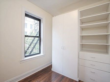 3rd image of 115 Washington Pl #9