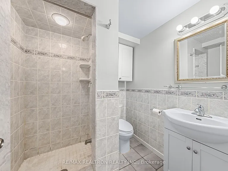 162 Walton Dr #BASEMENT — Photo 11