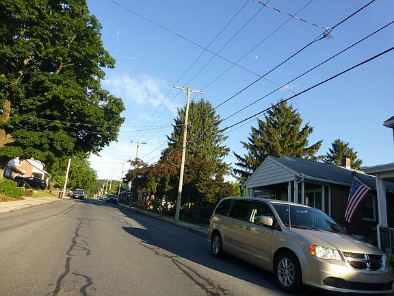4th image of 55 E Pine St