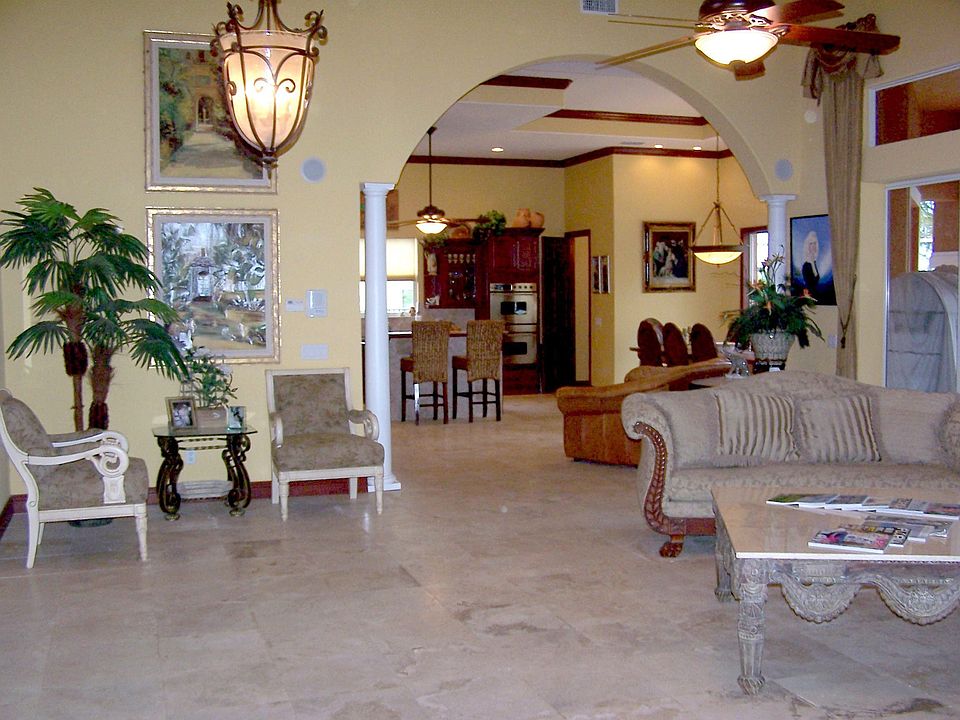 Great Room into kitchen