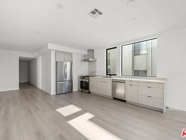 3755 S Canfield Ave #202 — Photo 4