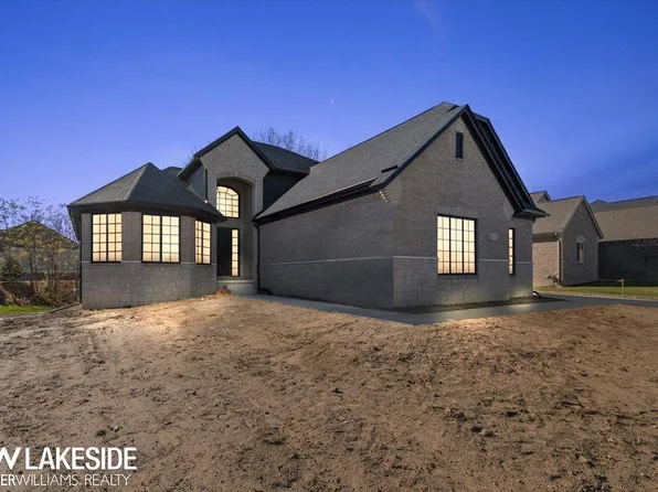 6172 Creekside Ct, Shelby Township, MI 48316