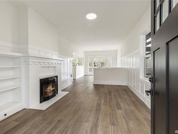 3rd image of 5240 20th Ave NE #1