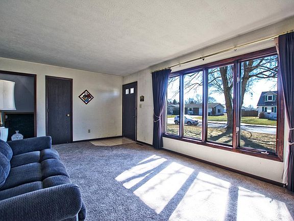 5th image of 27461 Lamplighter Ln