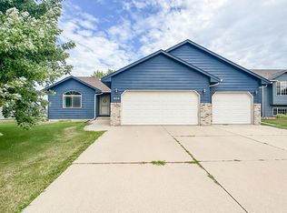 604 Kent St, Harrisburg, SD 57032