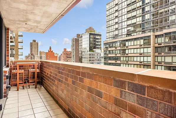 Sold by Compass | media 6