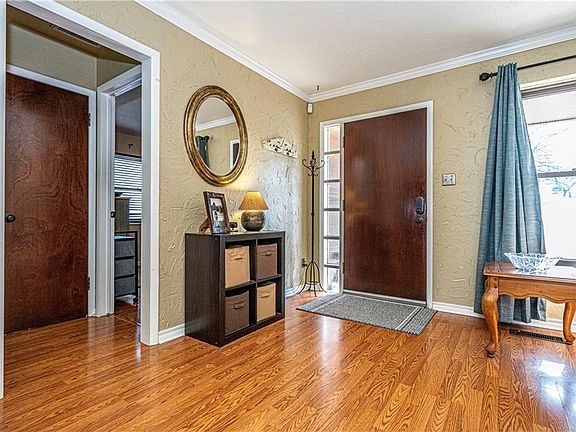 3rd image of 2425 Ashley Dr