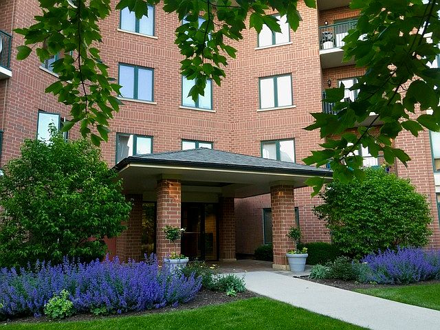 1st image of 875 E 22nd St APT 226