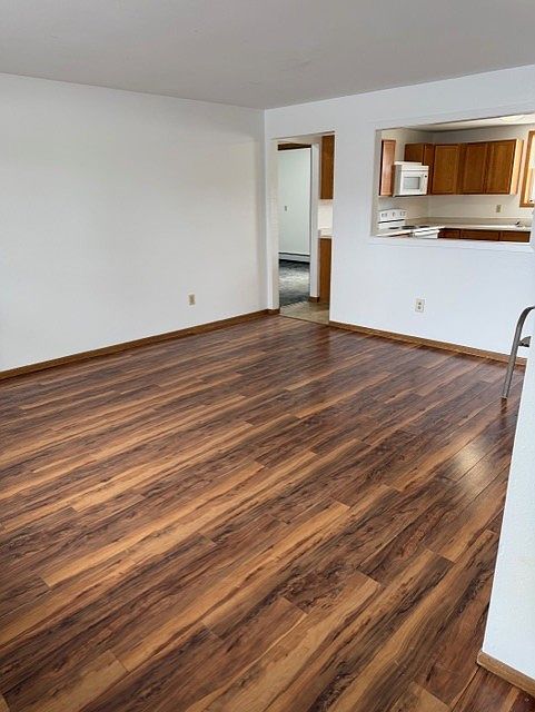 1st image of 1115 Campbell Dr #10