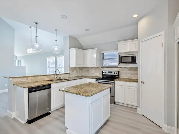 7612 Sunburst Trl, Denton, TX 76210