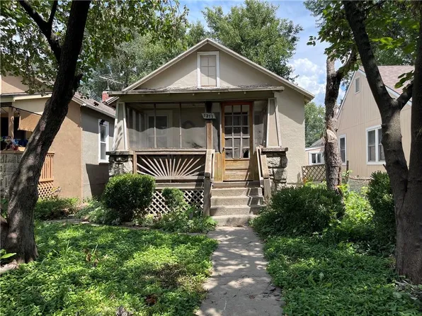 1211 S 37th St, Kansas City, KS 66106