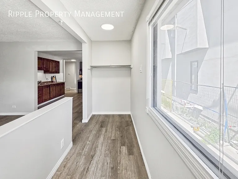 424 32nd Ave NW #UPPER — Photo 3