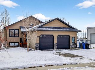 4 N Champion Rd, Carstairs, AB T0M 0N0
